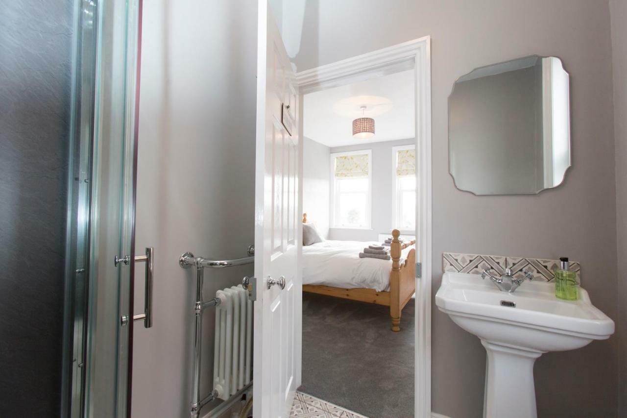 Fernleigh Bed & Breakfast Robin Hood's Bay Exterior photo